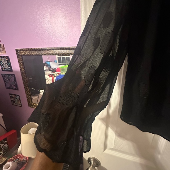 WHBM Black Flowy Top - Picture 4 of 5